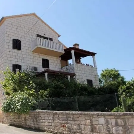Daire With A Parking Space Sutivan, Brac - 17537