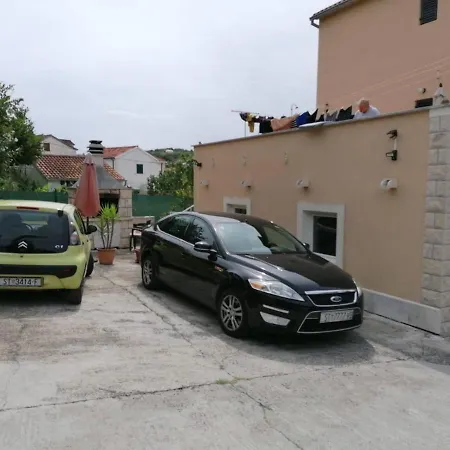 With A Parking Space Sutivan, Brac - 17537 Apartment Sutivan
