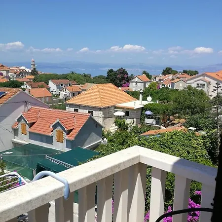 Apartment With A Parking Space Sutivan, Brac - 17537 Sutivan