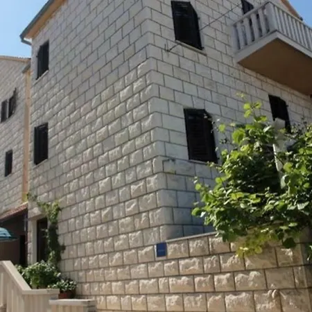 Apartment With A Parking Space Sutivan, Brac - 17537